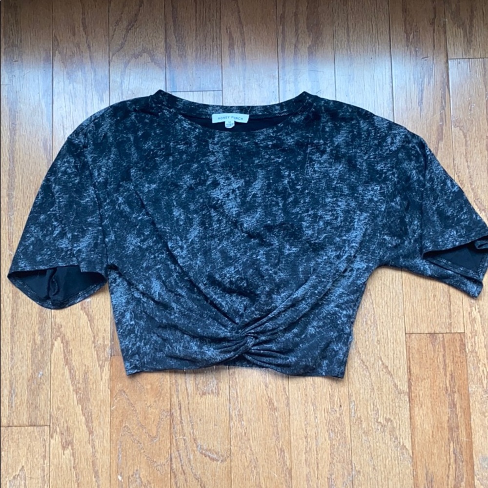 SOLD - Cropped wide sleeved tshirt